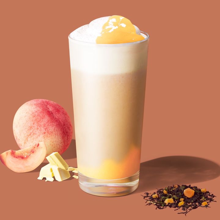 「ホワイト ピーチ ＆ ジョイフルメドレー ティー フラペチーノ」（Tall 790円） ※価格は税込み＆テイクアウトは税率が異なる width=