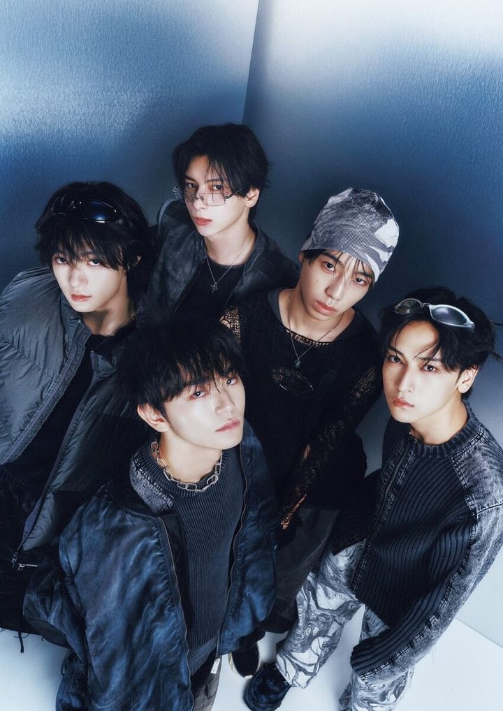 ボーイズグループ〈STARGLOW（スターグロウ）〉