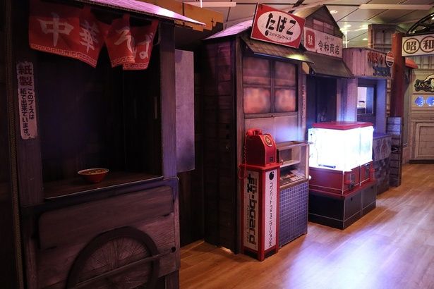 展示の大半は紙で作られている