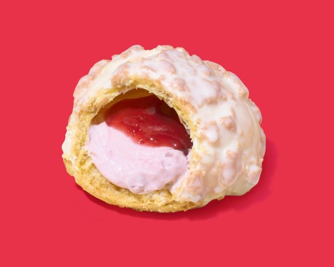 ファミマの白をまとったいちご狩り／ザクザク食感 いちごのクッキーシュー