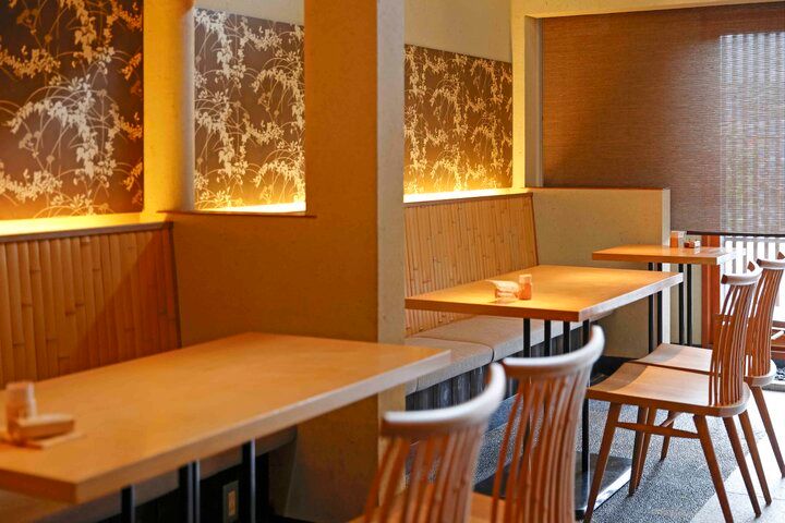 京都・平安神宮近くの「京うどん生蕎麦 おかきた」で、おだしの香る京うどんを♪