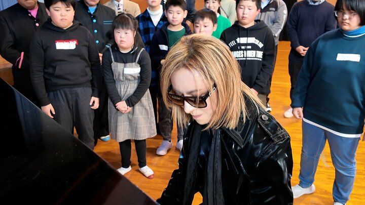 【写真・画像】YOSHIKI、芦田愛菜からの“難問”に頭ポリポリ「最近日本語しゃべんないもんな…」 3枚目