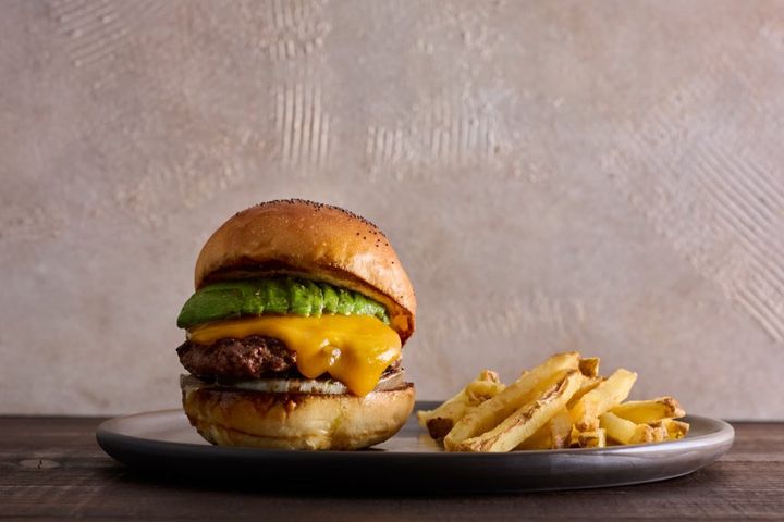 もうチェックした？《ベイクルーズ》より、食とカルチャーの新拠点〈ディグス〉が新宿にニューオープン！