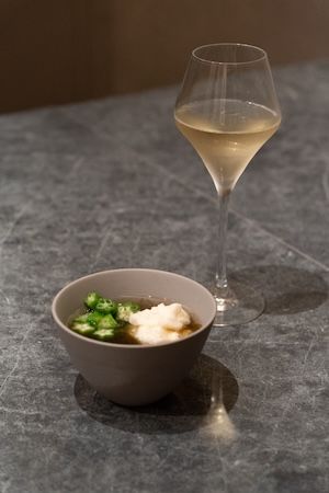 スペイン産スパークリングワイン「カバ・デ・グアルダ・スペリオール」と日本食のペアリングに注目