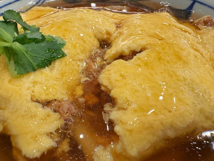 卵約2個分を使った厚みのあるだし巻きは、驚くほどぷるぷる・ふわふわ！