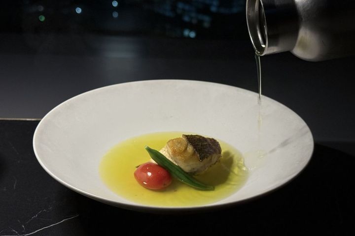 「真鯛のソテー サフランスープ」