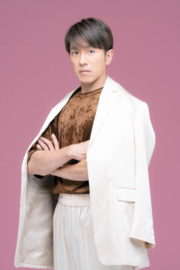 ジャケット 6万6000円、パンツ3万5200円、シューズ 7万8100円 ／以上semoh（ビューローウエヤマ☎03-6451-0705） その他／スタイリスト私物