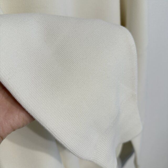 ユニクロウォッシャブルミラノリブクルーネックセーターの生地感