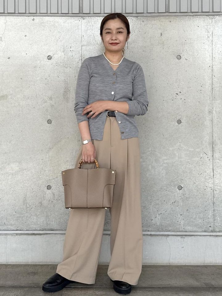 グレー＆ベージュの配色は知的で上品