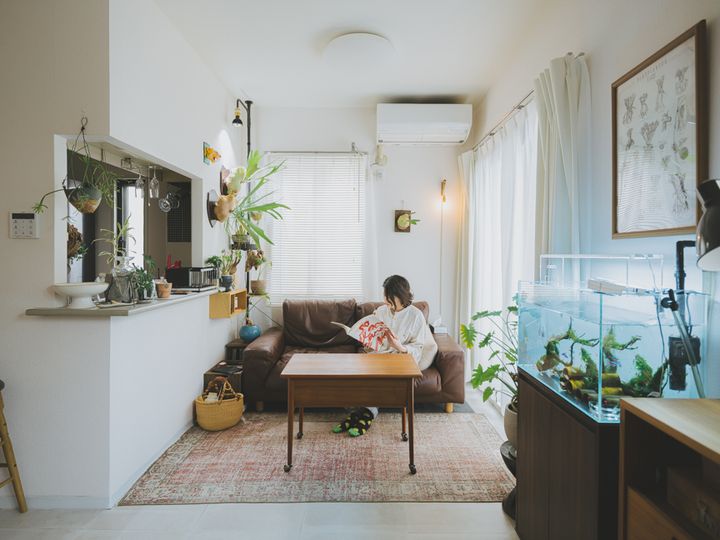 古道具や植物に囲まれた空間で、自分らしく暮らす。3LDK 70㎡ 二人暮らしのインテリア 【私らしく暮らす。賃貸インテリア】