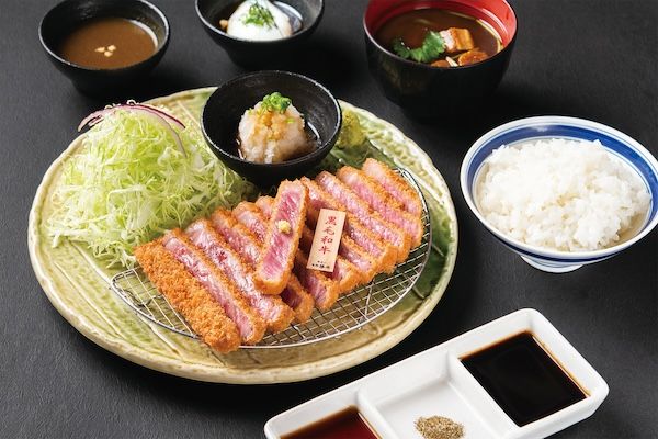 牛カツ京都勝牛がオーストラリア初進出。シドニー1号店は開業初日から100人超の行列