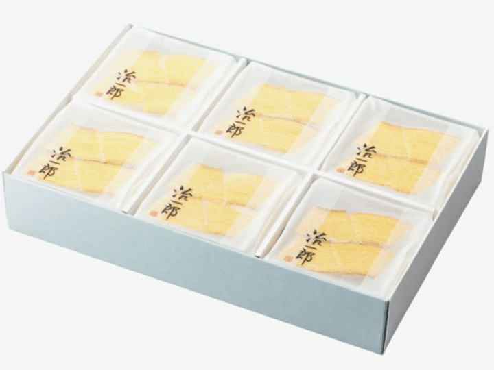 編集部が実施した職場で配りたいお土産に関するアンケートの調査結果から、職場で配りたい「静岡県のお土産」ランキングを発表！ 2位「治一郎のバームクーヘン」を抑えた1位は？（サムネイル画像出典：治一郎 公式Webサイト）