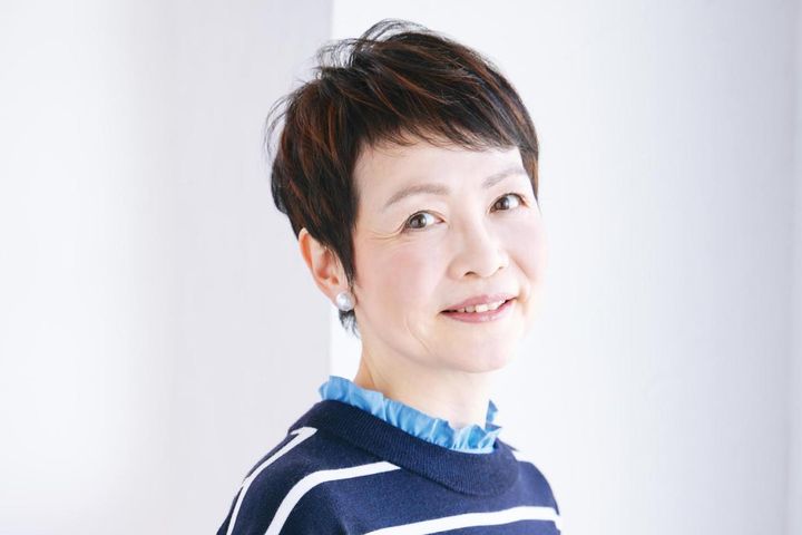 50代におすすめの【2026年最旬ショートヘア】2選。ハイライトで立体感をプラス！