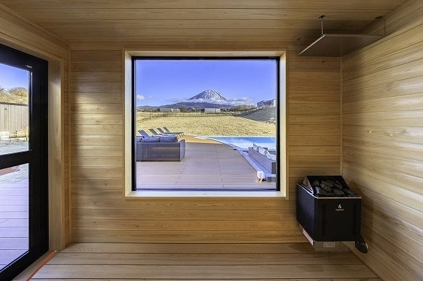 サウナ室の窓が富士山を見るベストポジション！