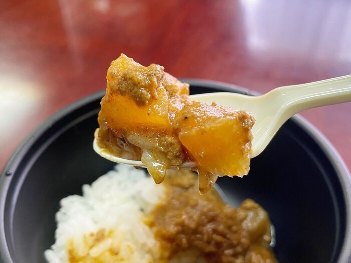 生産量は1%未満！？幻の「三浦大根」がゴロッと入った和風カレーが誕生。石井食品×三浦市×農協コラボ【観光レポ付き】