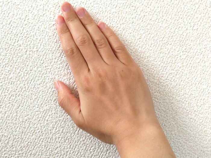 冬の「パックリ割れ」はもうイヤだ！今すぐできる超シンプルな〈うるおいケア〉に注目♡