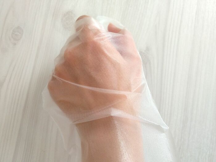 冬の「パックリ割れ」はもうイヤだ！今すぐできる超シンプルな〈うるおいケア〉に注目♡