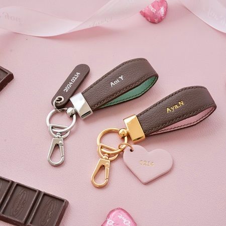 ギフトブランド「Yukarien」の人気ペアキーリングにバレンタイン限定カラー2色登場！