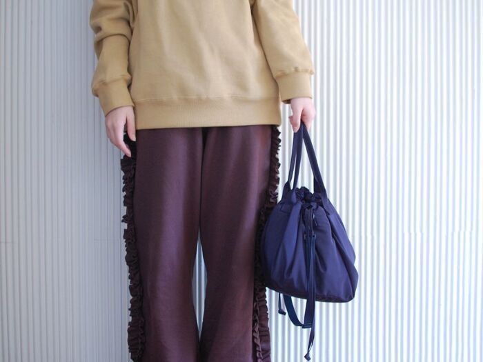 【ユニクロ:シー】カタチが可愛い！と大好評。さらに軽くて収納力もバツグン。今年の相棒バッグはこれに決定♡