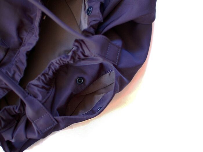 【ユニクロ:シー】カタチが可愛い！と大好評。さらに軽くて収納力もバツグン。今年の相棒バッグはこれに決定♡