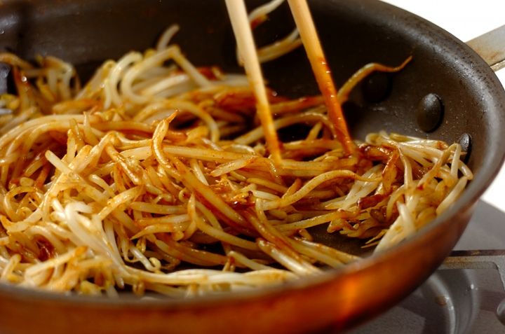 モヤシのカレー炒めの作り方1