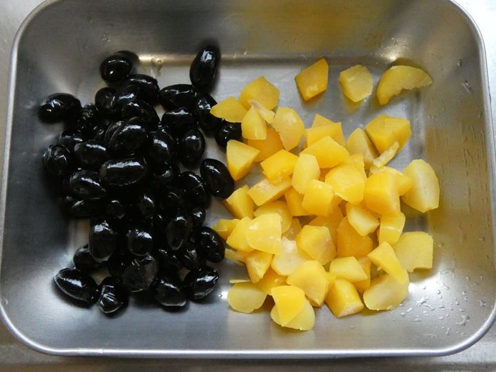 一次発酵までホームベーカリーにおまかせ！「黒豆と栗の抹茶パン」