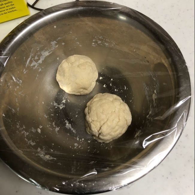 フライパンで簡単、おうちでピザ作り