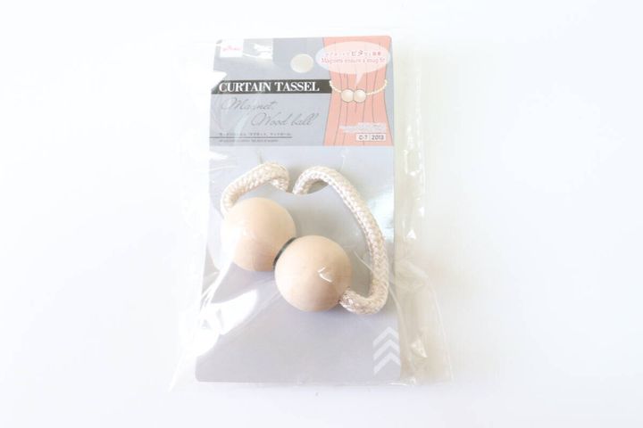 カーテンタッセル（マグネット、ウッドボール） パッケージ