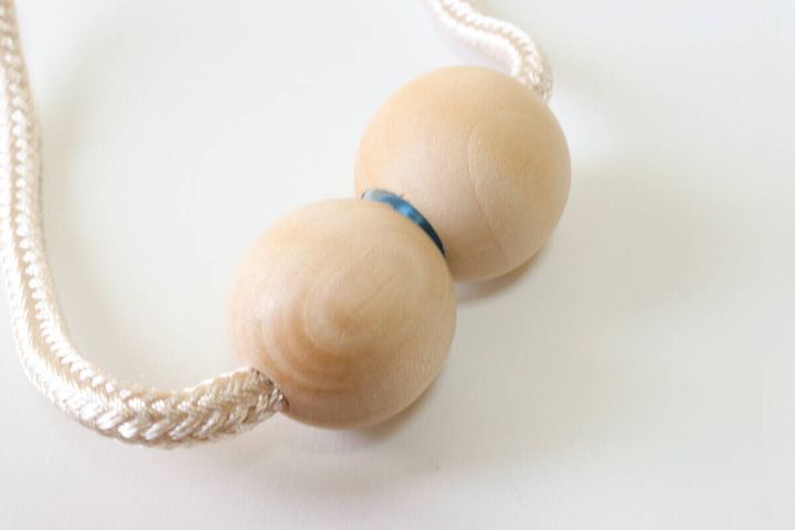 カーテンタッセル（マグネット、ウッドボール） くっつく