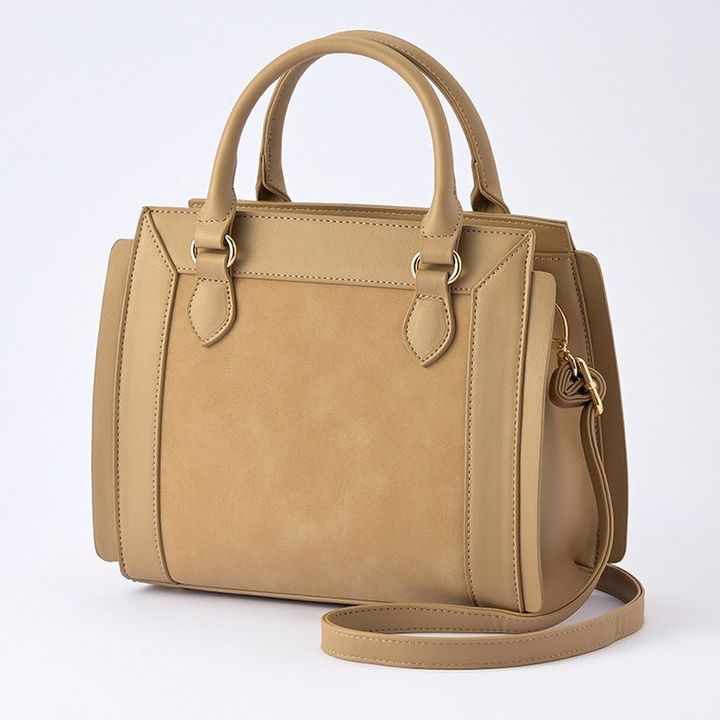 しまむらのスクエアショルダーバッグ（MARIE）