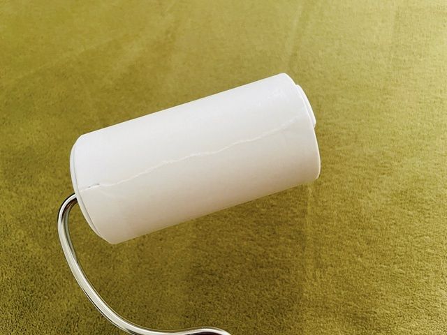 ダイソー 粘着シートクリーナー（カーペット用、ミニ）シートは手でカットできる