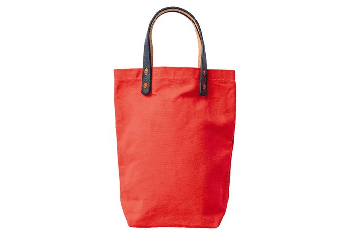 〈ザ クラシック〉 × 〈ランド オブ トゥモロー〉 × 〈キングスレー ウォルターズ スタジオ〉のバッグ