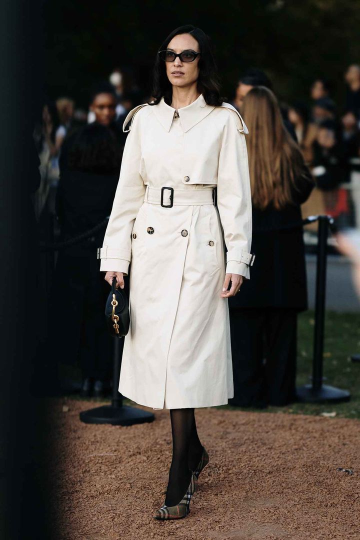 画像: 無垢だけど大人、そんなコートを主役に