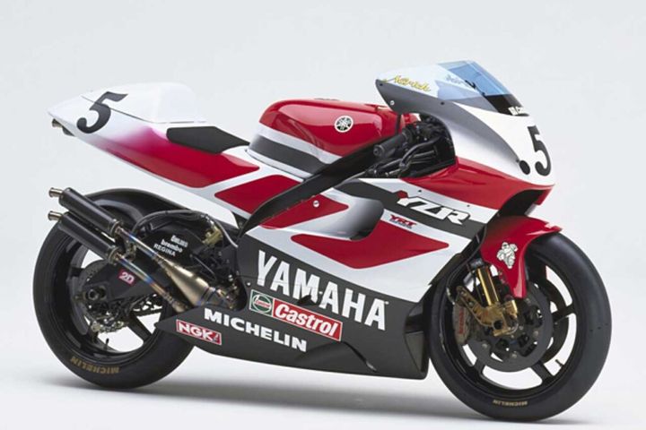 ワイズギア純正エンブレムで再現する伝説の「ストロボ＆音叉」