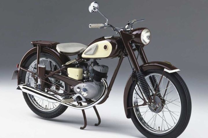 ワイズギア純正エンブレムで再現する伝説の「ストロボ＆音叉」