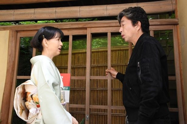 オメダの妹の真弓役の岡田奈々も登場 [c]「五十年目の俺たちの旅」製作委員会