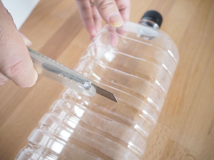 2Lペットボトル、捨てるの待って！おうちでも外でも活躍する