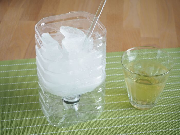 2Lペットボトル、捨てるの待って！おうちでも外でも活躍する