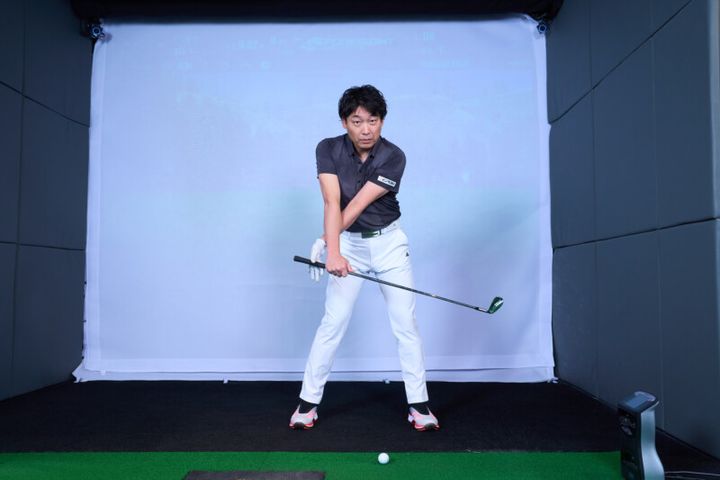 正しいハンドファーストを身につけて振り遅れをなくそう！アイアン上達レッスン