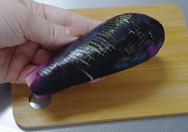 ダイソー ネギカッター 隠し包丁 茄子