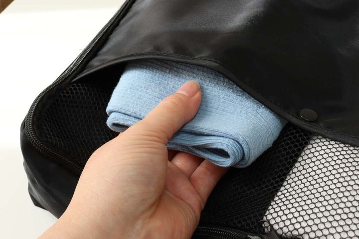 トラベル収納ケース（外ポケット付） ポケット