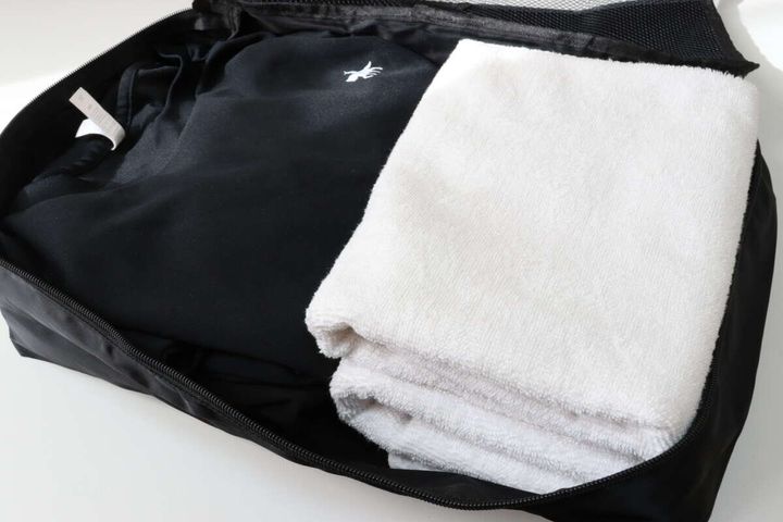 トラベル収納ケース（外ポケット付） 使用例