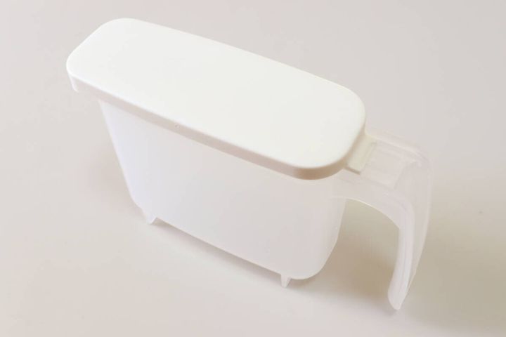 ダイソーの角までフィットしてすくえる調味料ケース