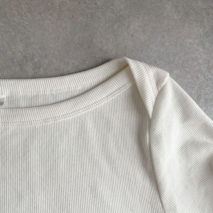 cocaリブボートネックカットソーの生地感
