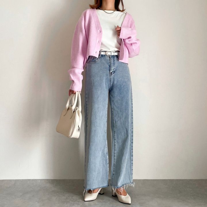 cocaリブボートネックカットソー アイボリーとデニムコーデ