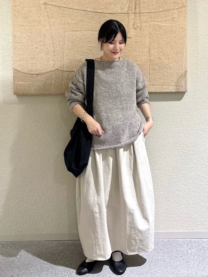 万能！シンプルなボートネックのニット