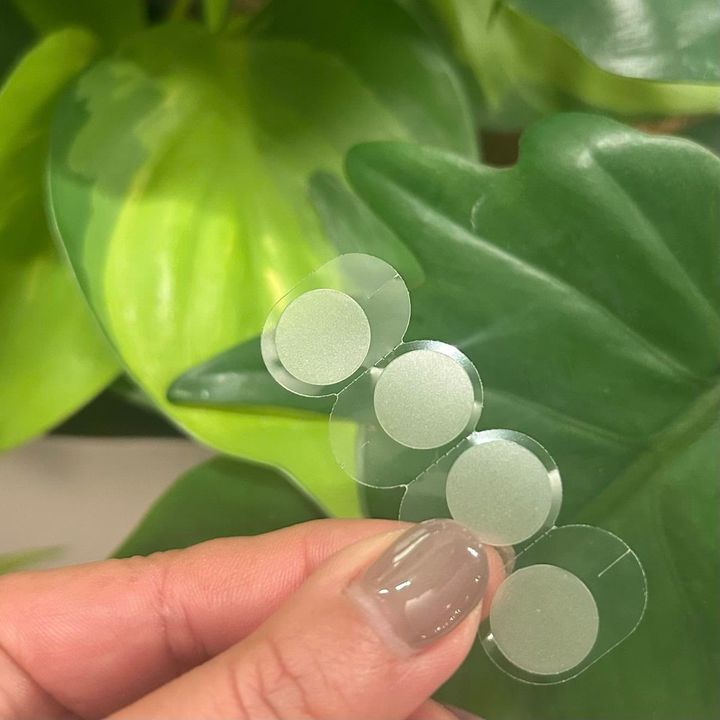 バンドエイド顔用パッチ