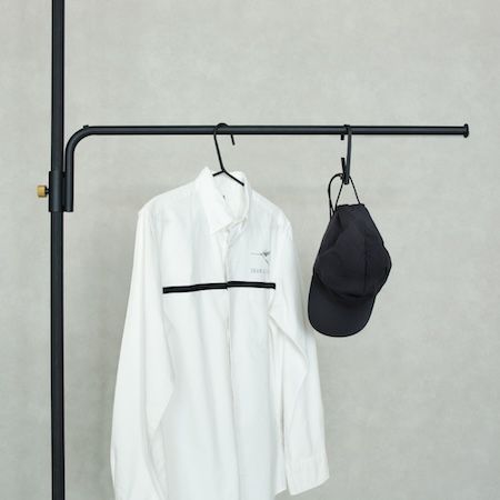 間仕切りやハンギング収納に！突っ張り棒を再定義したDRAW A LINEから新アイテム登場