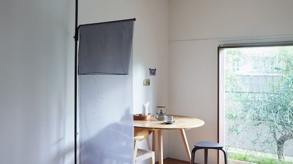 間仕切りやハンギング収納に！突っ張り棒を再定義したDRAW A LINEから新アイテム登場