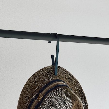 間仕切りやハンギング収納に！突っ張り棒を再定義したDRAW A LINEから新アイテム登場